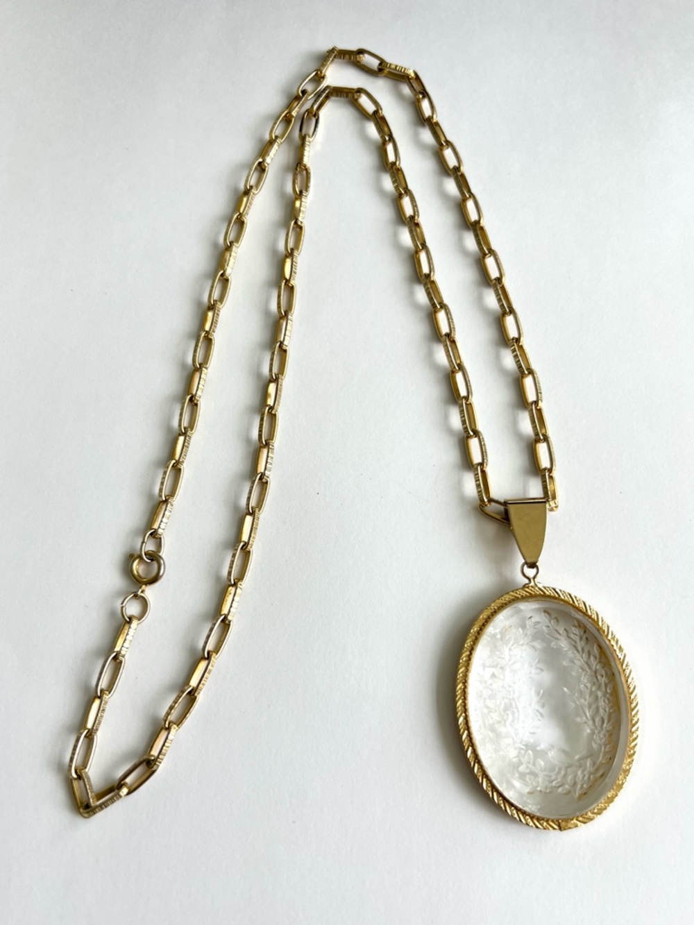 Vintage Intaglio Crystal Glass Bird Floral Pendant Gold Plated Chain Necklace